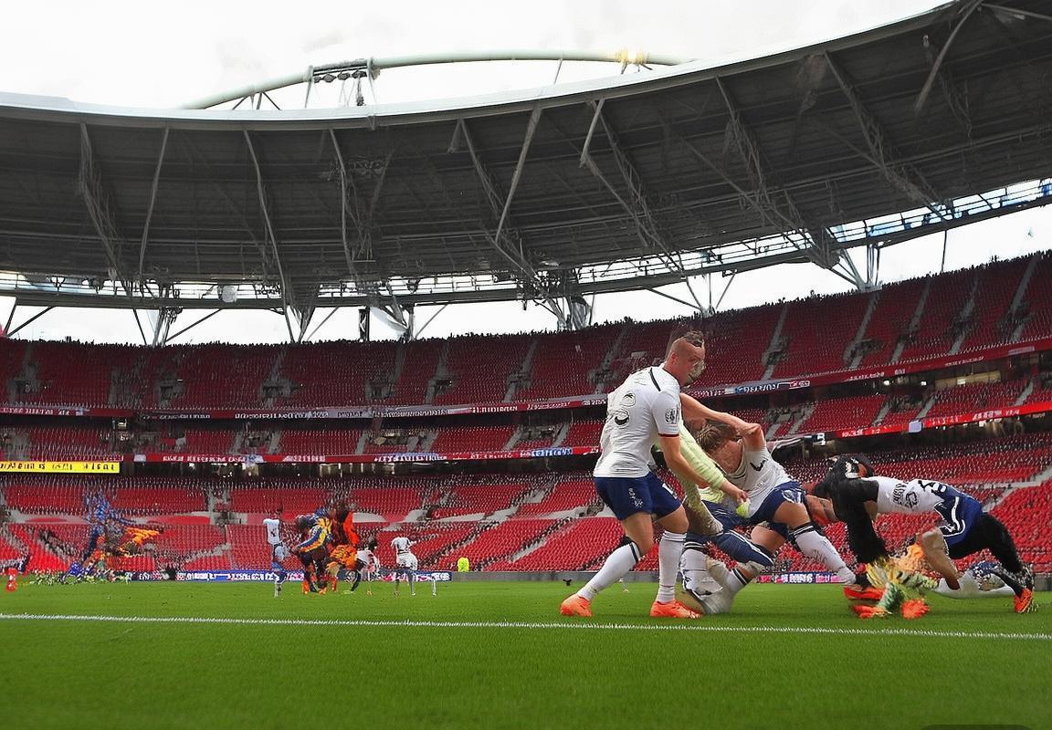 2018年切尔西热刺欧冠资格战：经典对决回顾(图4)